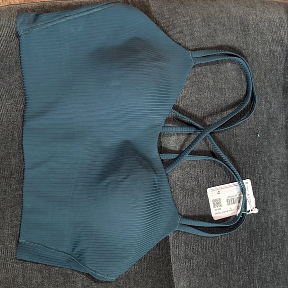 NWT Lululemon Like A Cloud Bra Ribbed - Picture 4 of 4